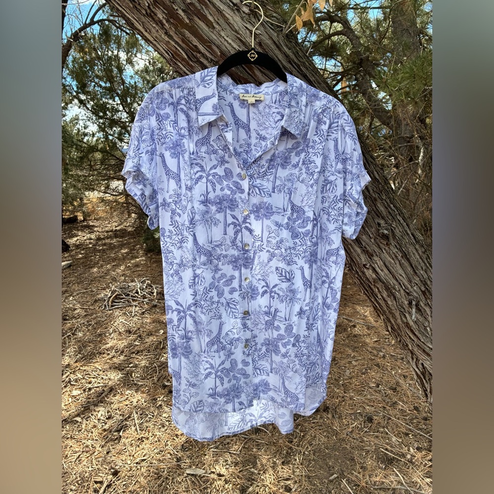 Jane and Delancey White and Blue botanical giraffes Blouse